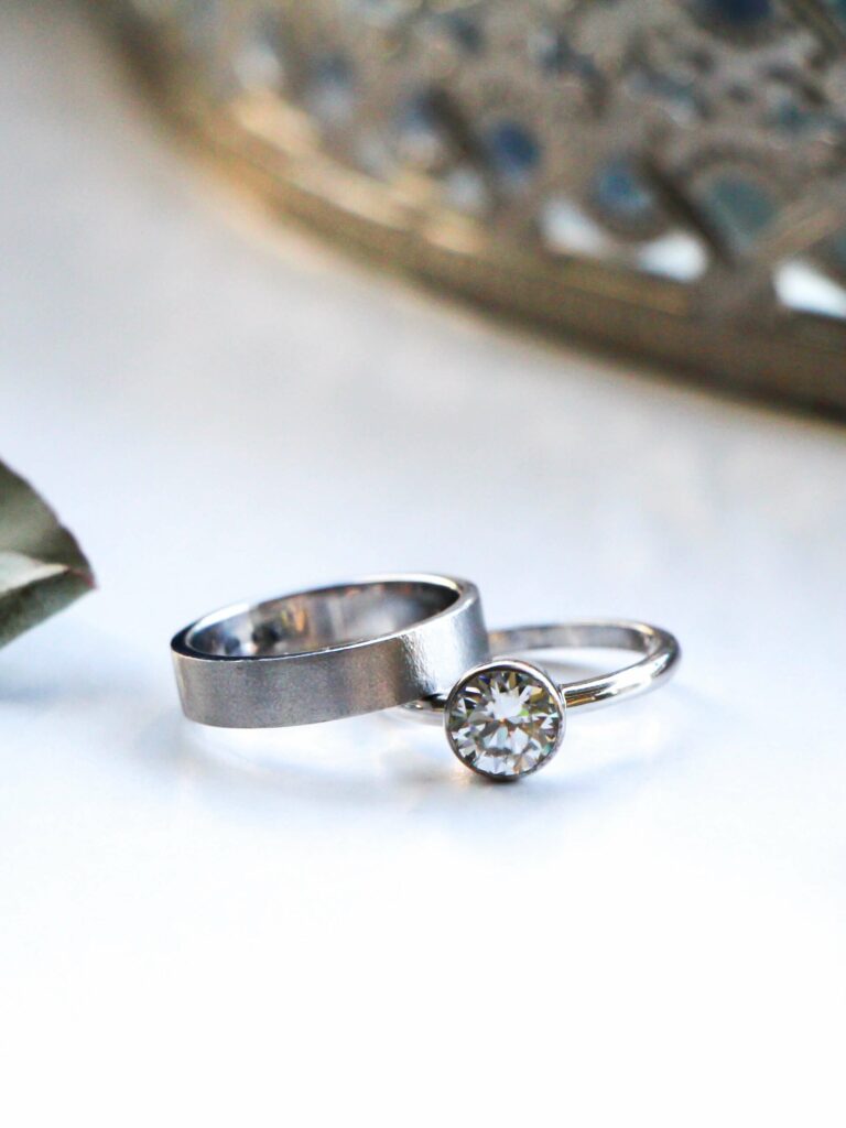 Round Bezel Moissanite Wedding Ring Set