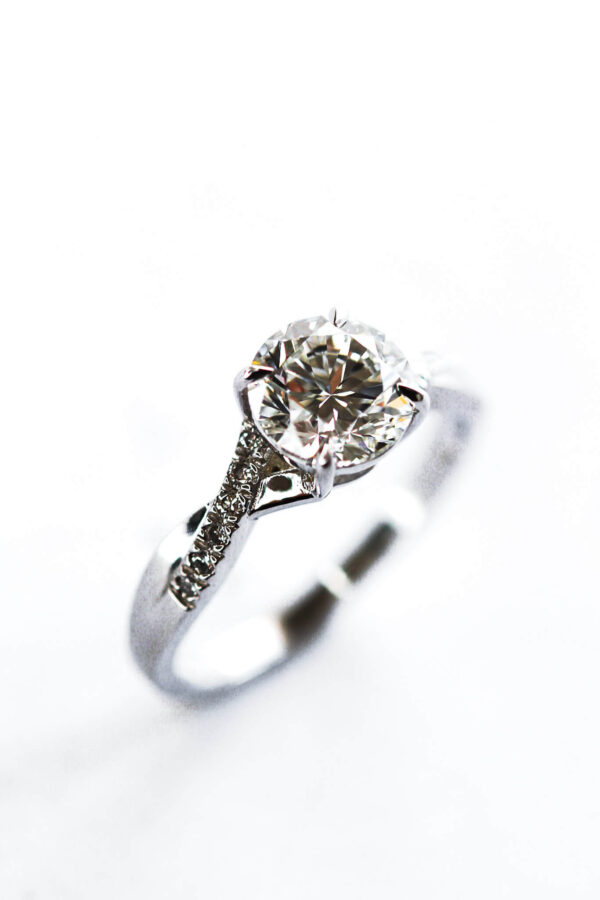 Ora - Round Diamond Crossover Pavé Engagement Ring - Image 4