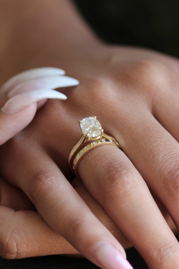 2ct Oval Wedding Ring Set - Image 2