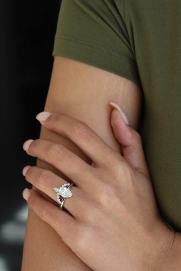 2.5ct Pear Wedding Ring Set - Image 3