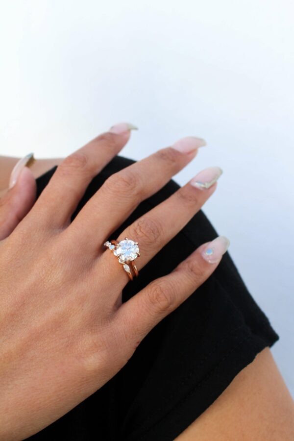 Round And Marquise Moissanite Wedding Ring Set - Image 4