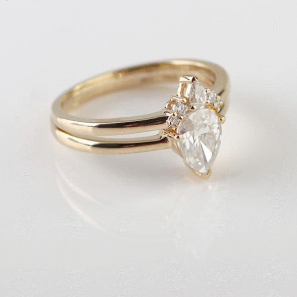 Pear Moissanite Wedding Ring Set - Image 7