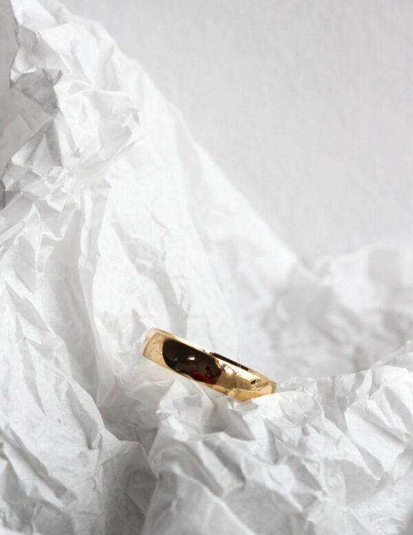 9ct Gold Supreme Fit Mens Wedding Band - Image 2
