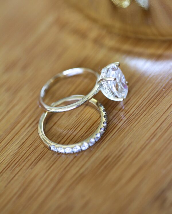Yellow Gold Oval Wedding Ring Set - Image 3