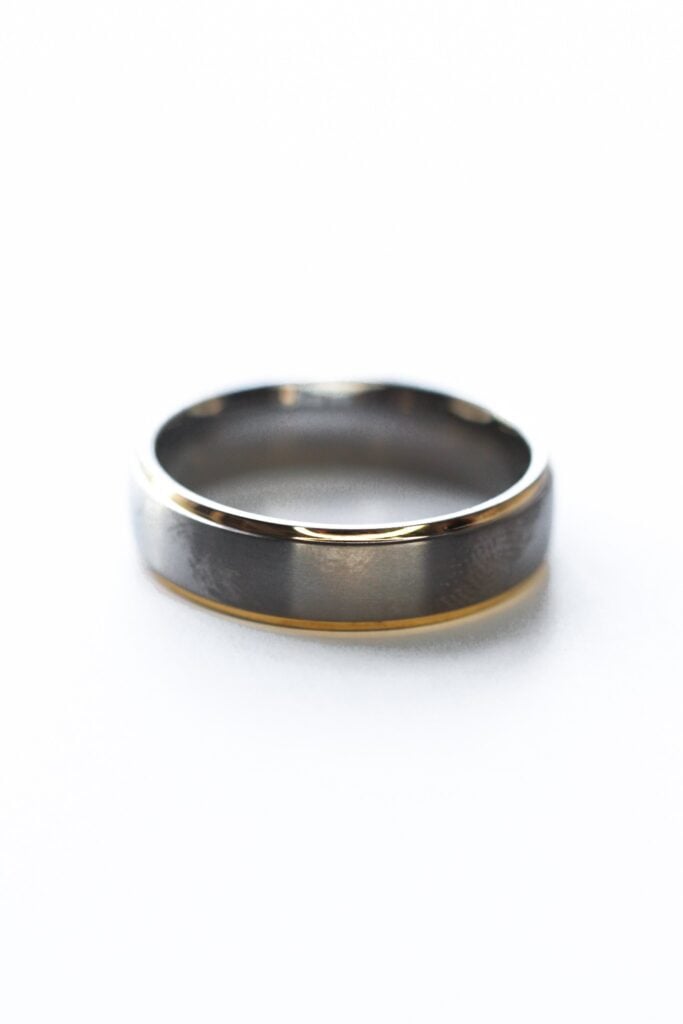 Brushed Bevel Edge Mens Titanium Ring - 7mm