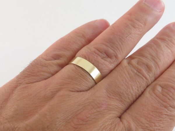 Flat Gold Mens Wedding Ring - 5mm - Image 3