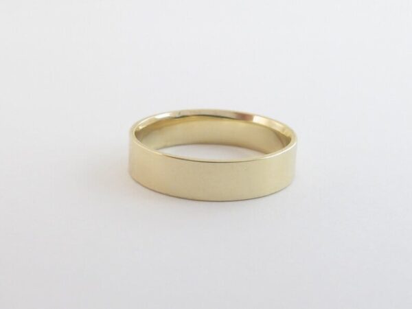 Flat Gold Mens Wedding Ring