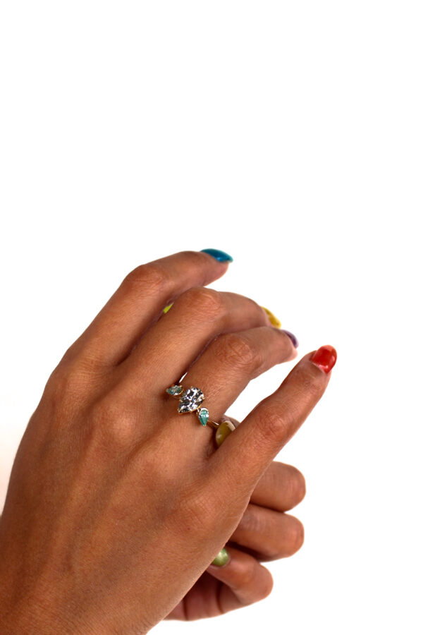 Levi - Grey And Blue Pear Moissanite Trilogy Engagement Ring - Image 3