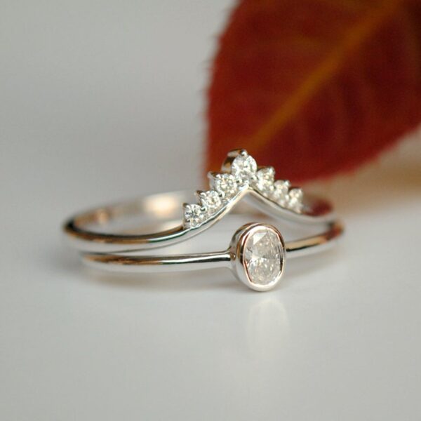 Oval Moissanite Tiara Wedding Ring Set - Image 4