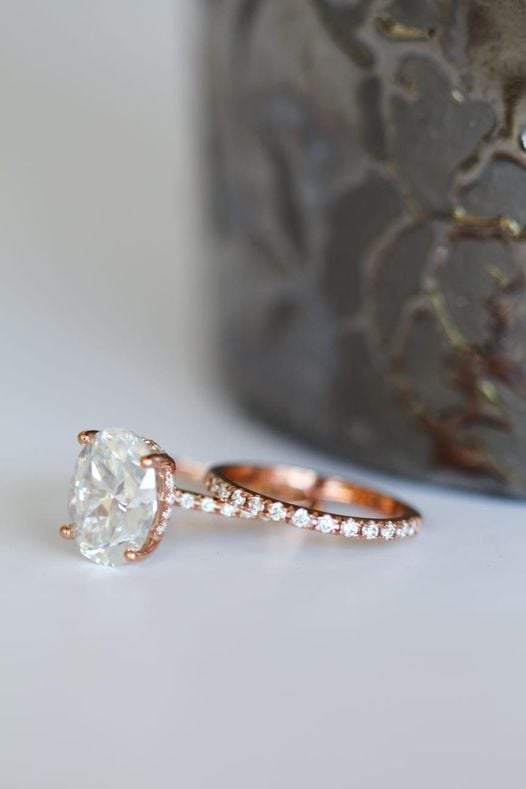 Stunning Oval Moissanite Wedding Set