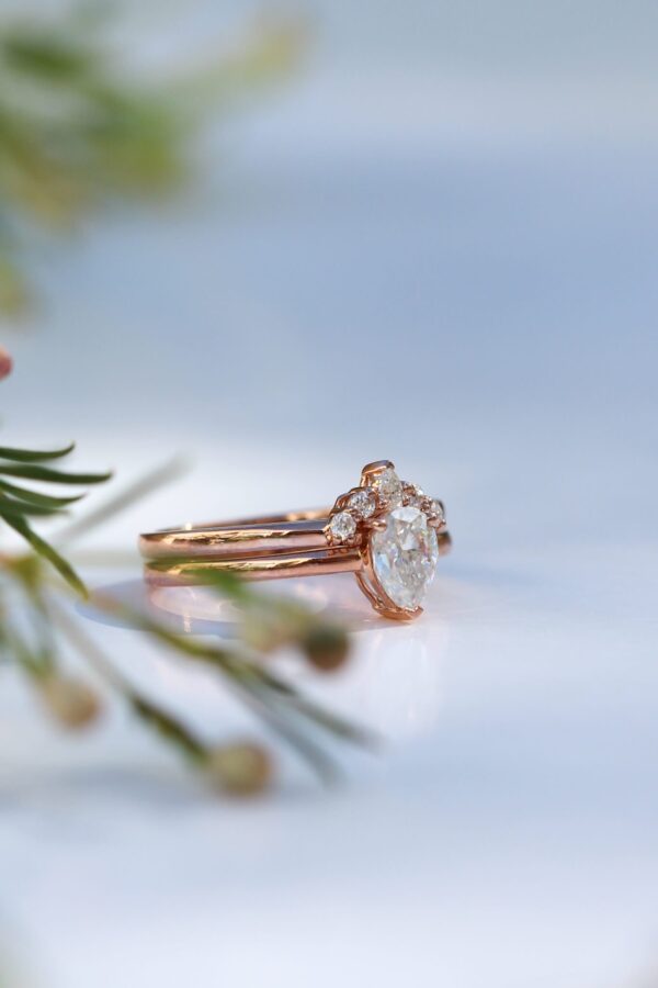 Pear Moissanite Wedding Ring Set - Image 4