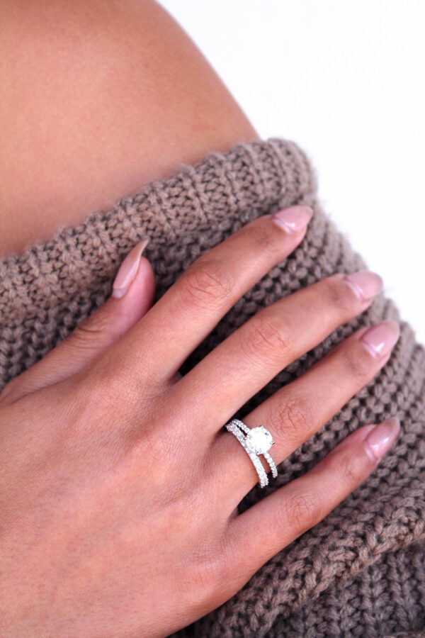 Moissanite Round Brilliant Wedding Ring Set - Image 2
