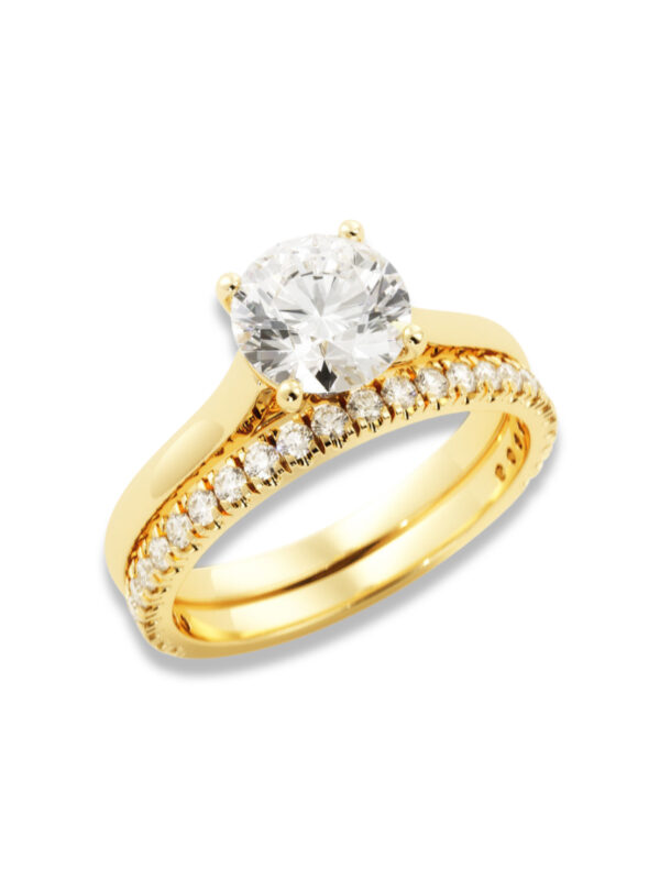 Round Moissanite Tapered Wedding Ring Set