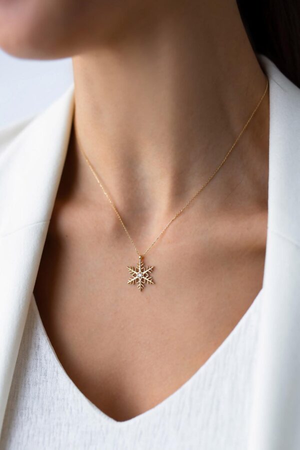Snowflake Moissanite Necklace - Image 3