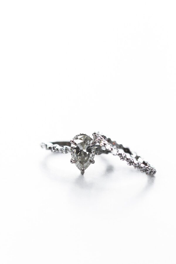 The Aria - Pear Marquise Moissanite Wedding Ring Set - Image 3