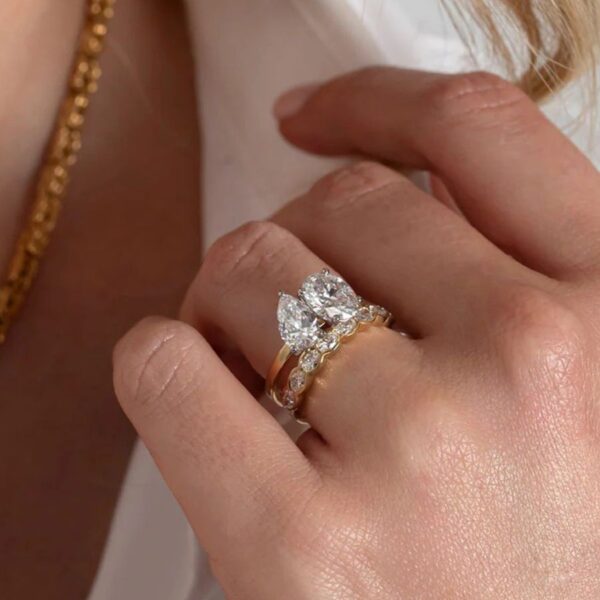 Bezel Oval Moissanite Wedding Ring