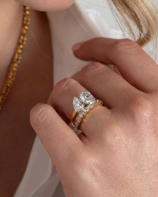 Bezel Oval Moissanite Wedding Ring