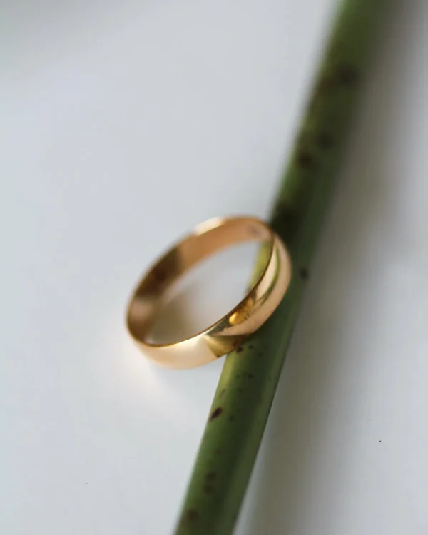 Mens Gold Wedding Band