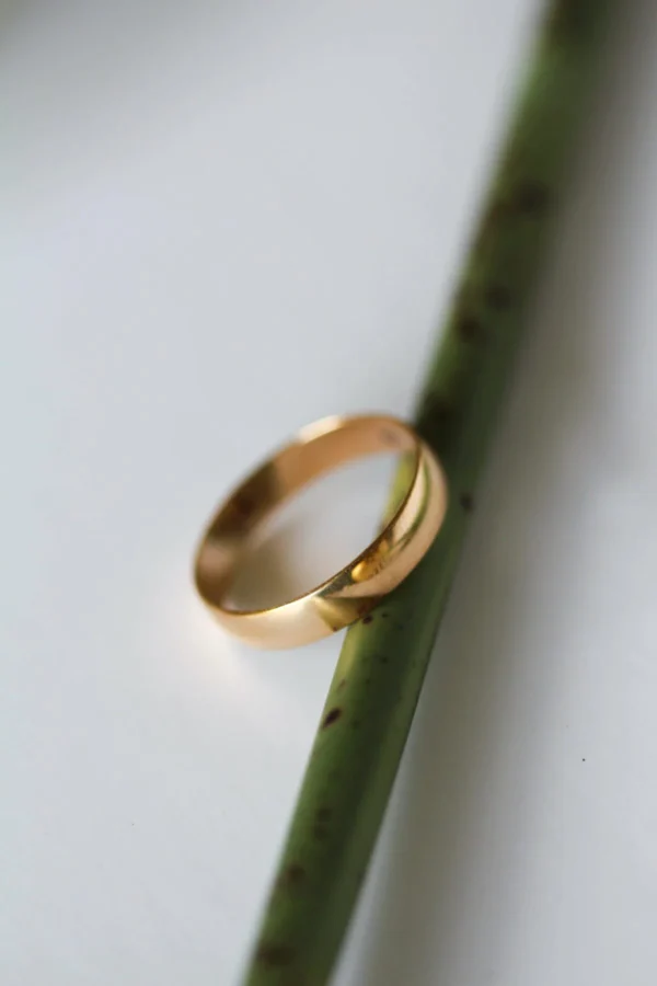 Mens Gold Wedding Band