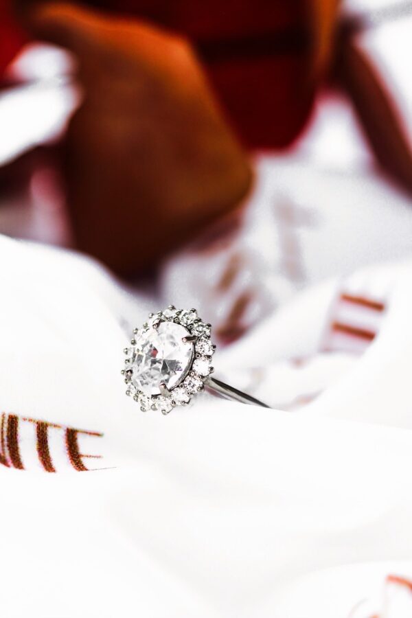 Halo Engagement Ring Oval - Image 3