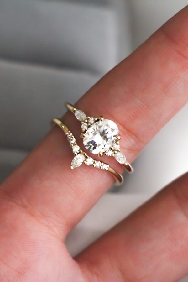 Oval Cluster Moissanite Wedding Ring Set
