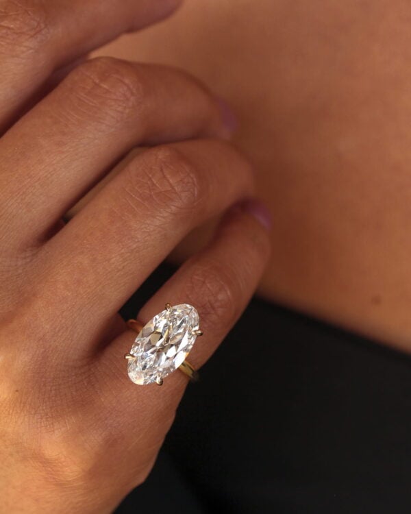 Moval Lab Diamond Engagement Ring