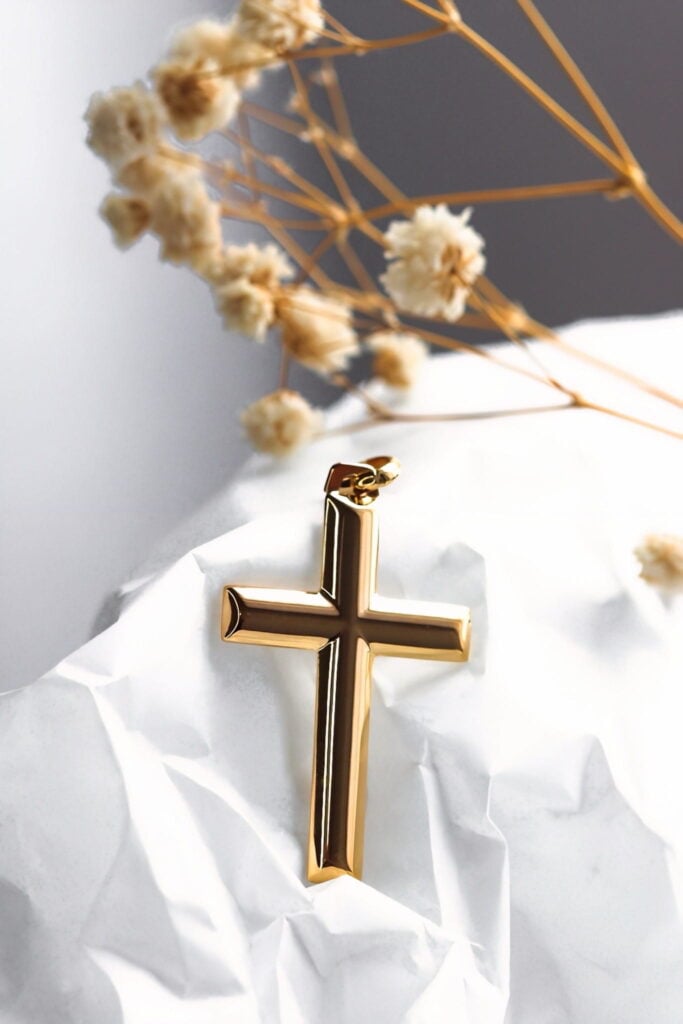 9ct Yellow Gold Cross Pendant